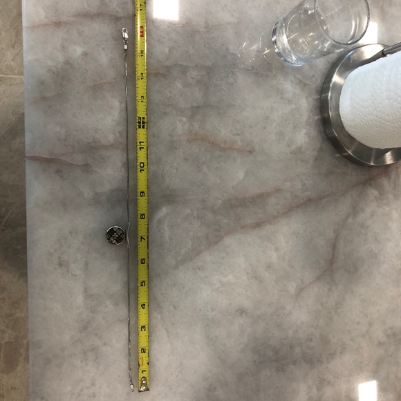 Flower design pendant and silver chain necklace - Picture 7 of 8